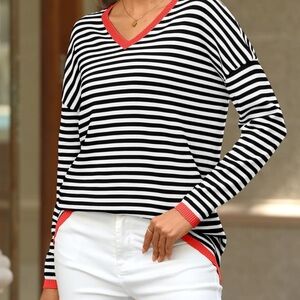 Amazon Black and White Boxy Sweatshirt